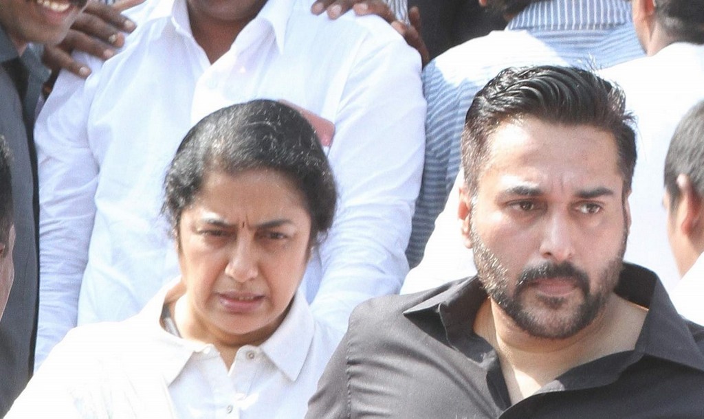 Tamil Nadu CM Jayalalithaa Final Journey Photos - 101 / 147 photos