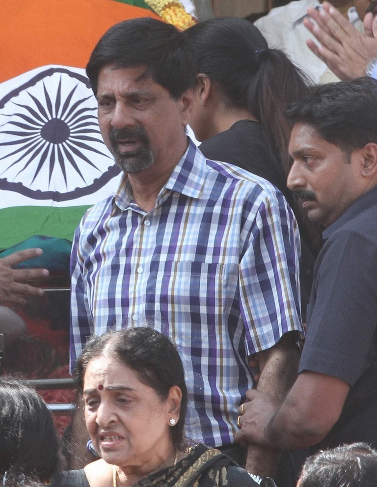 Tamil Nadu CM Jayalalithaa Final Journey Photos - 118 / 147 photos