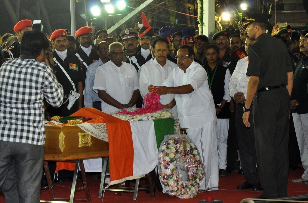 Tamil Nadu CM Jayalalithaa Final Journey Photos - 130 / 147 photos
