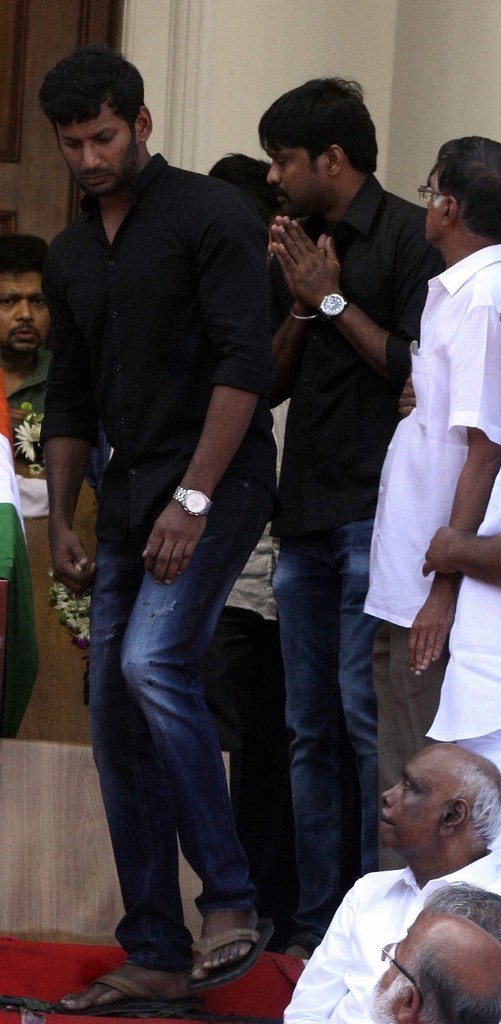 Tamil Nadu CM Jayalalithaa Final Journey Photos - 139 / 147 photos