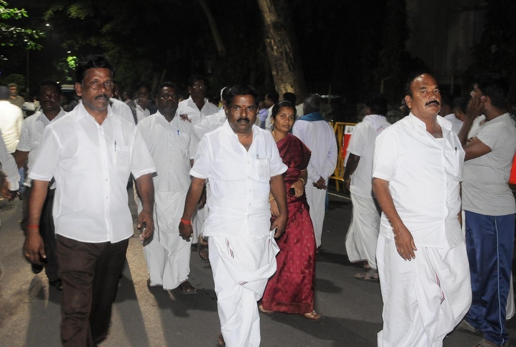 Tamil Nadu CM Jayalalithaa Final Journey Photos - 143 / 147 photos