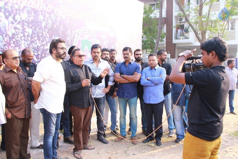 Tamil Stars at Jallikattu Hunger Strike - 15 / 51 photos
