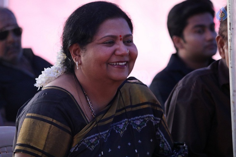 Tamil Stars at Jallikattu Hunger Strike - 24 / 51 photos