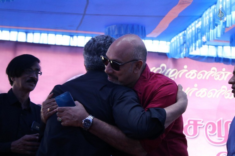 Tamil Stars at Jallikattu Hunger Strike - 26 / 51 photos