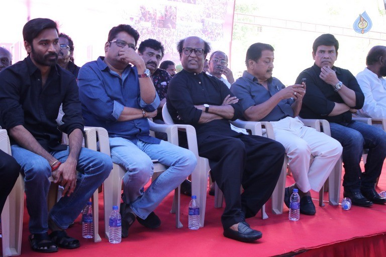 Tamil Stars at Jallikattu Support Protest - 19 / 27 photos