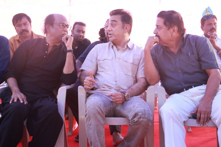 Tamil Stars at Jallikattu Support Protest - 20 / 27 photos