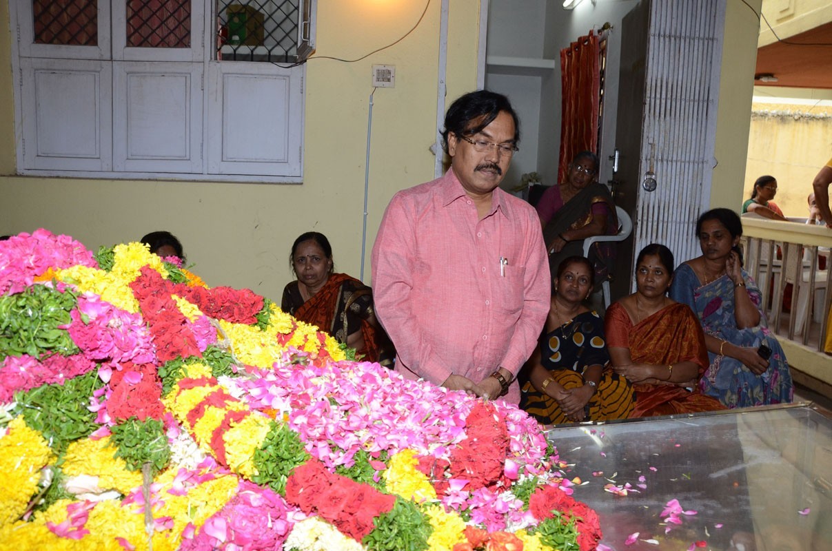 Tammareddy Krishnamurthy Condolence Photos - 19 / 25 photos