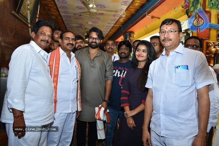 Tej I Love You Movie Team At Kanaka Durga Temple - 9 / 21 photos