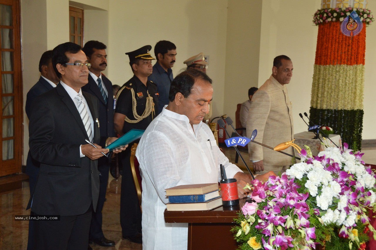 Telangana New Ministers Wearing Ceremony - 2 / 33 photos