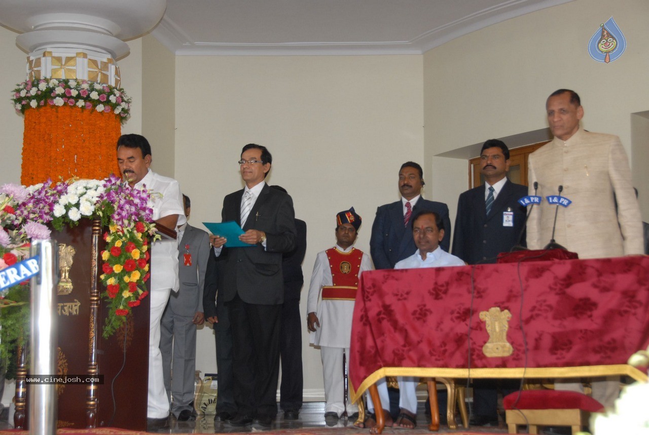 Telangana New Ministers Wearing Ceremony - 4 / 33 photos