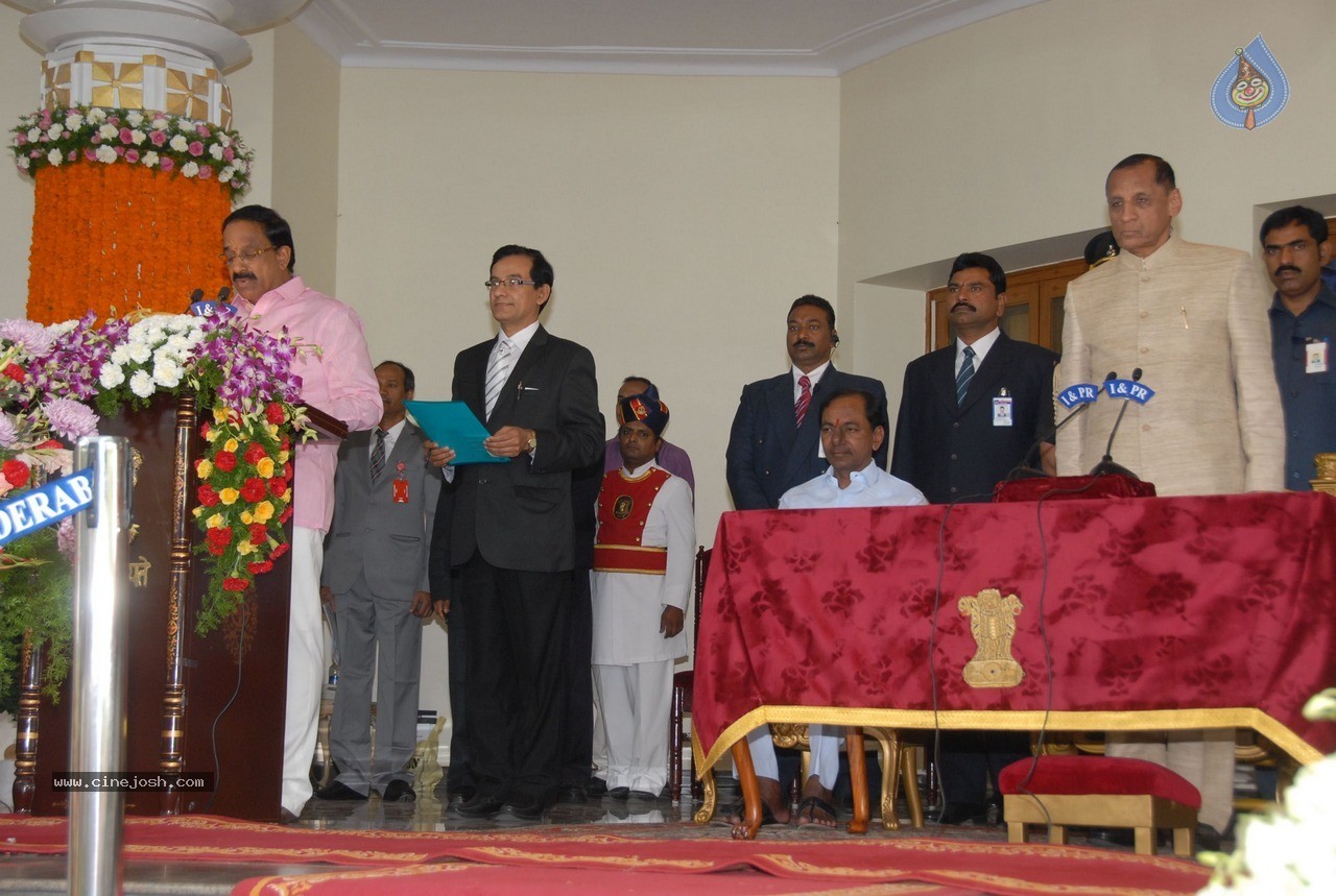 Telangana New Ministers Wearing Ceremony Photo 12 of 33