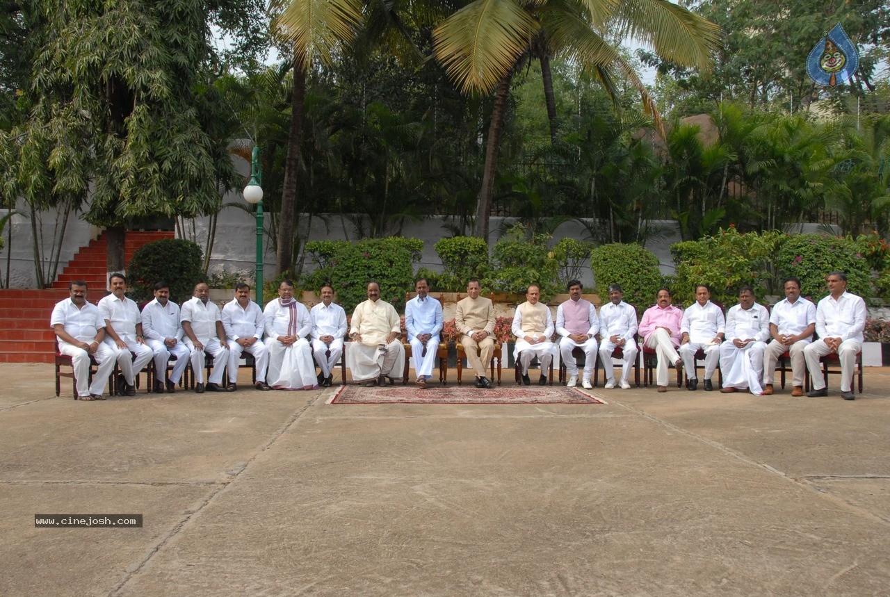 Telangana New Ministers Wearing Ceremony - 29 / 33 photos