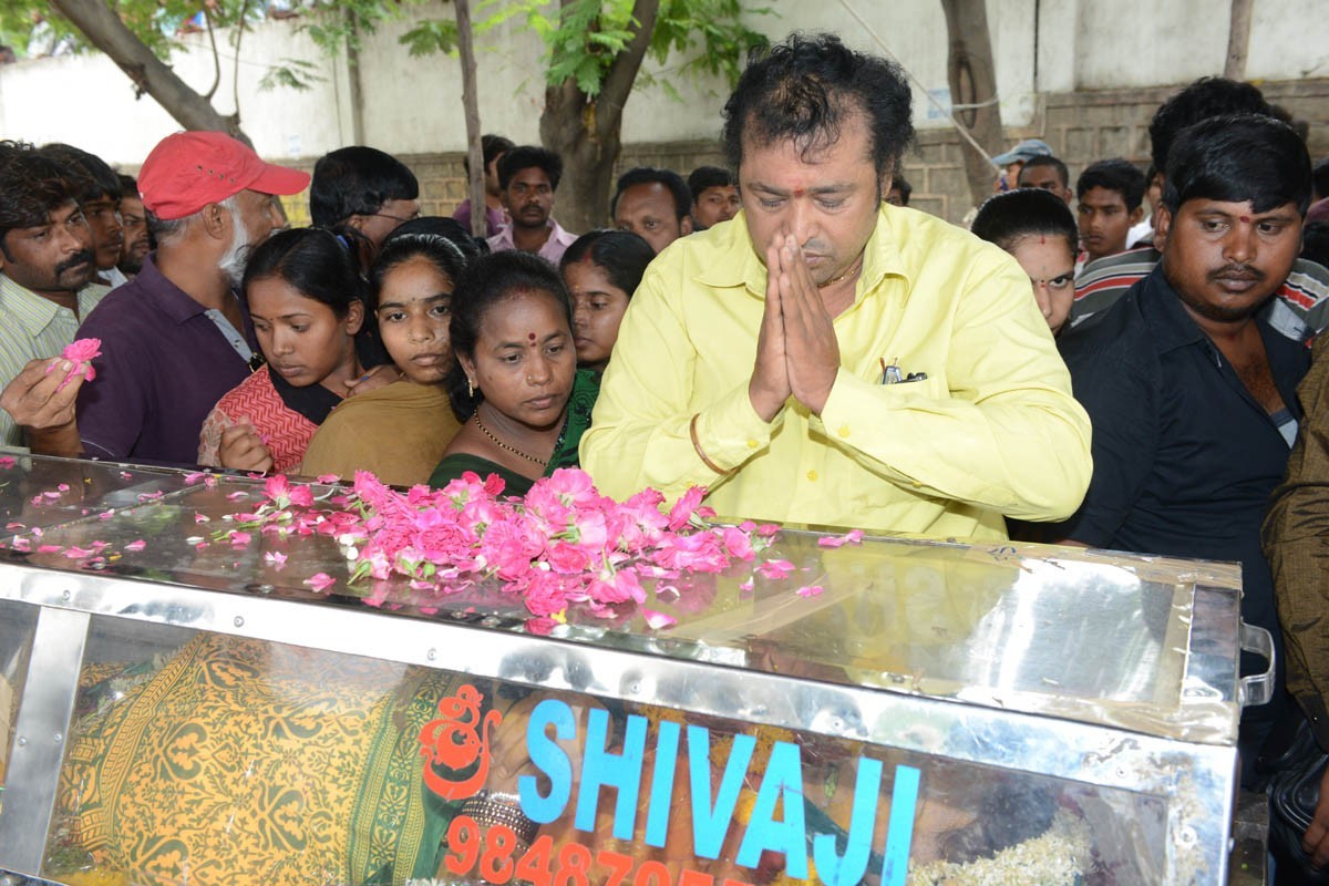 Telangana Sakuntala Condolences Photos - 50 / 55 photos