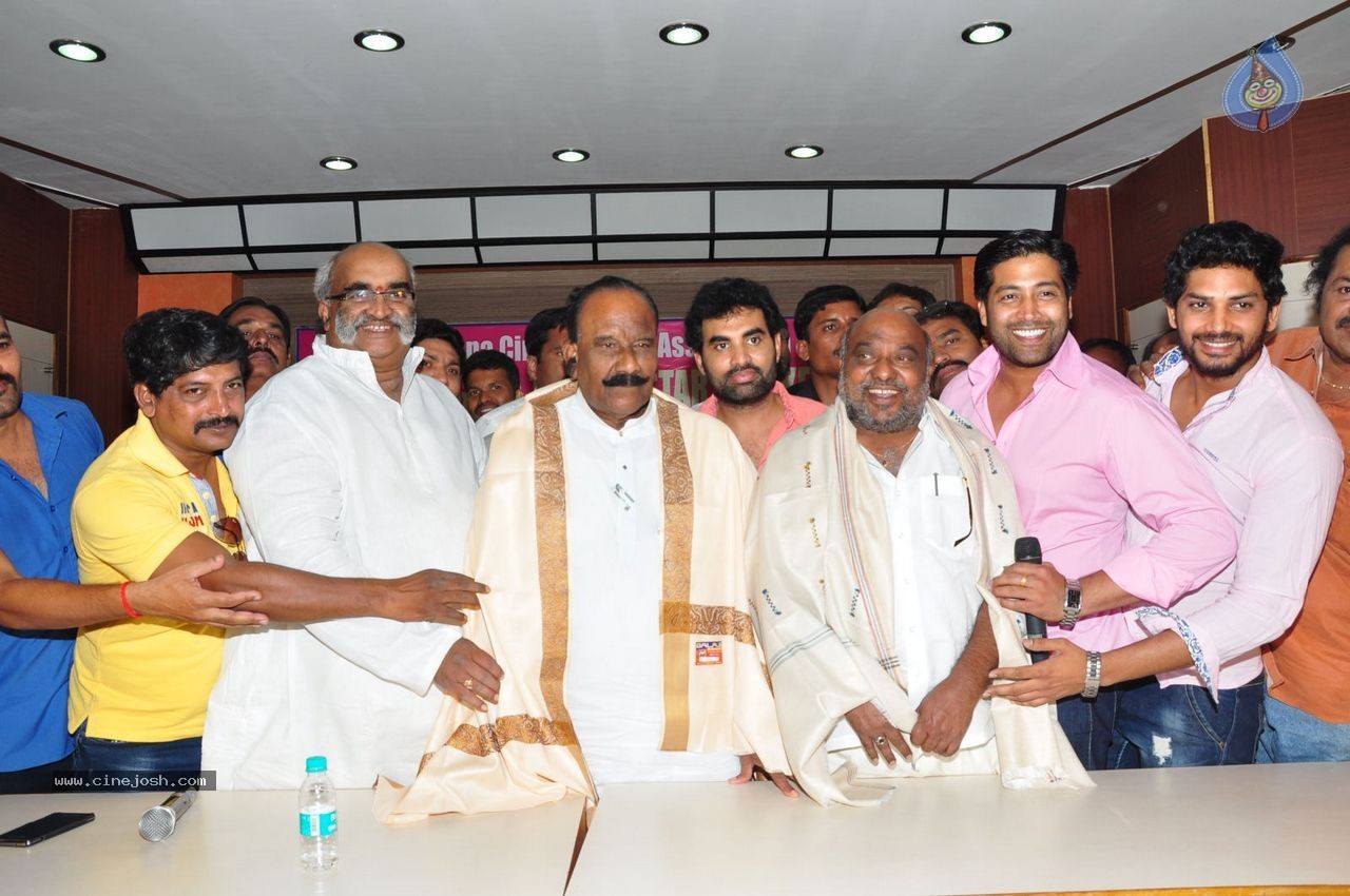 Telangana Talwar Star Cricket Team Launch - 24 / 68 photos