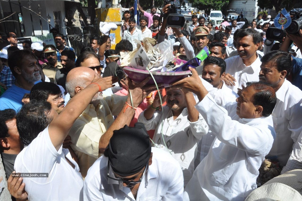 Telugu Film Industry Swachh Bharat Hyderabad 02 - 2 / 36 photos
