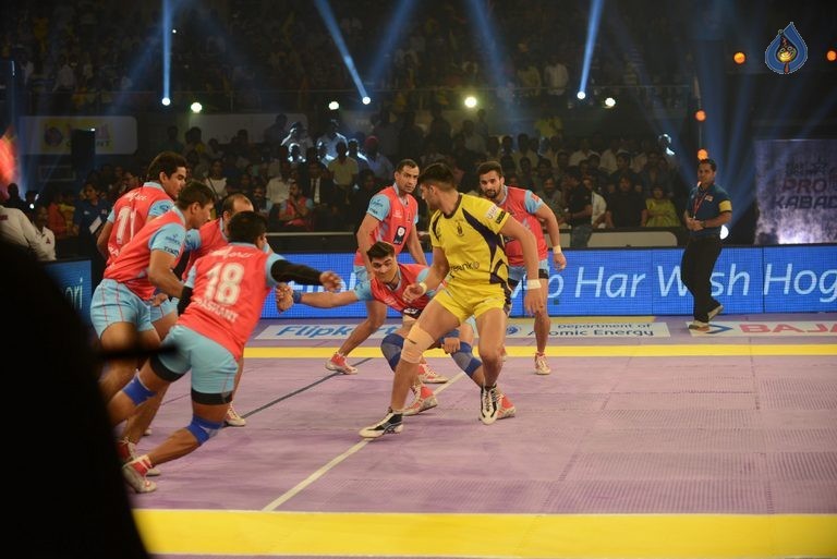 Telugu Titans Vs Jaipur Pink Panthers Kabaddi Match Photos - 8 / 100 photos