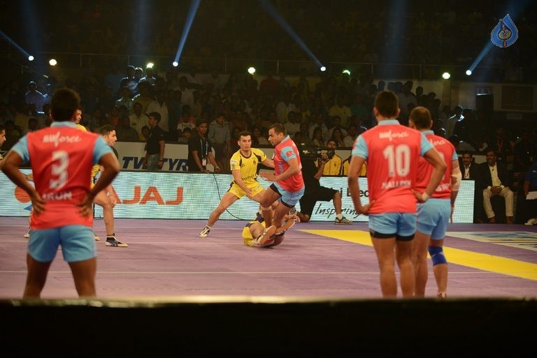 Telugu Titans Vs Jaipur Pink Panthers Kabaddi Match Photos - 11 / 100 photos