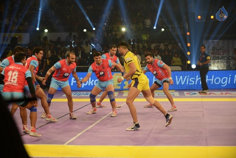Telugu Titans Vs Jaipur Pink Panthers Kabaddi Match Photos - 18 / 100 photos