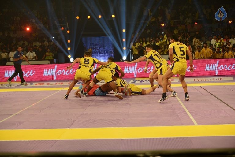 Telugu Titans Vs Jaipur Pink Panthers Kabaddi Match Photos - 23 / 100 photos