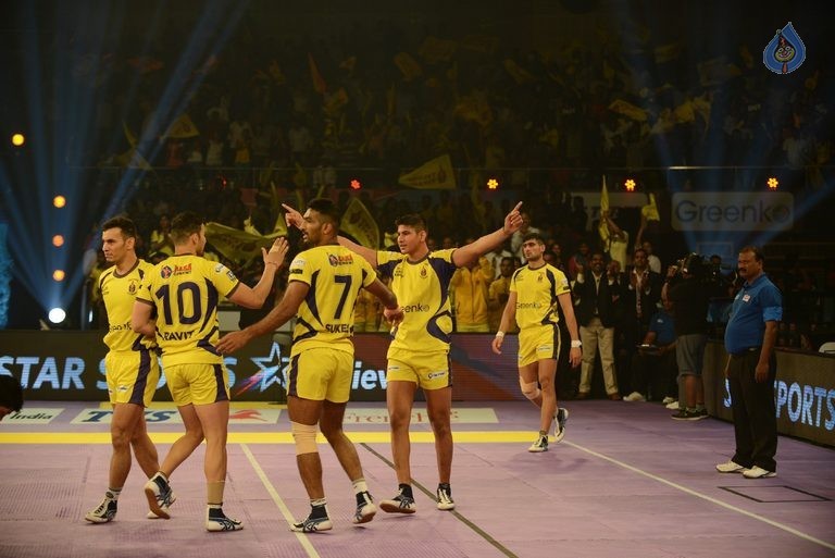 Telugu Titans Vs Jaipur Pink Panthers Kabaddi Match Photos - 45 / 100 photos