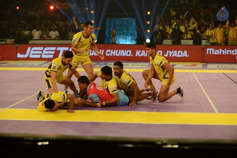 Telugu Titans Vs Jaipur Pink Panthers Kabaddi Match Photos - 55 / 100 photos