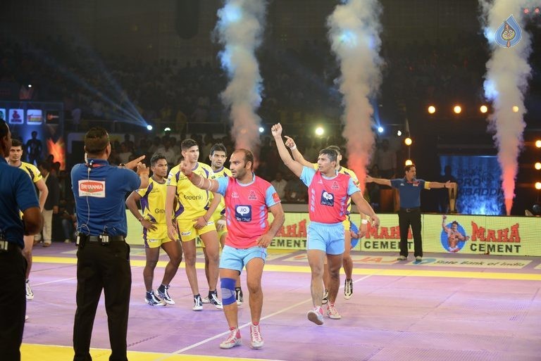 Telugu Titans Vs Jaipur Pink Panthers Kabaddi Match Photos - 97 / 100 photos