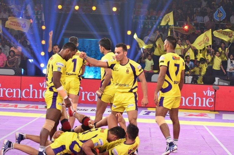 Telugu Titans Vs Bengal Warriors Kabaddi Match Photos - 55 / 78 photos