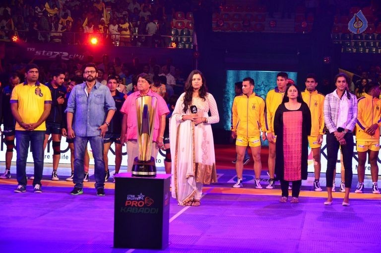 Telugu Titans Vs Bengal Warriors Kabaddi Match Photos - 65 / 78 photos