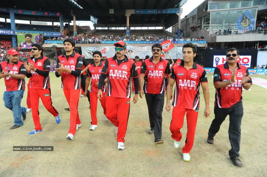 Telugu Warriors VS Bengal Tigers Match - 4 / 141 photos