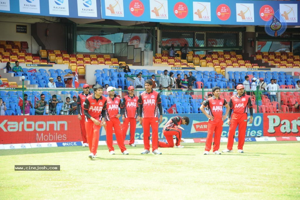 Telugu Warriors VS Bengal Tigers Match - 10 / 141 photos