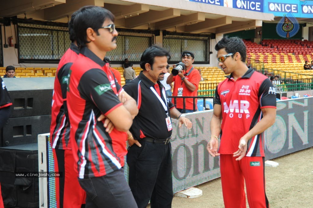 Telugu Warriors VS Bengal Tigers Match - 19 / 141 photos