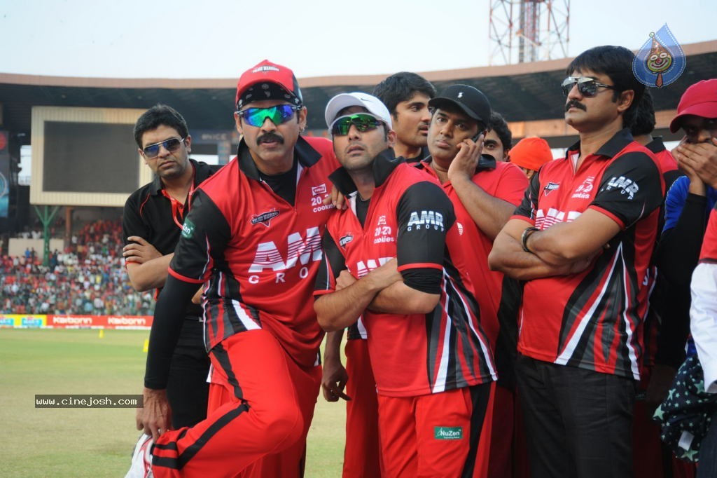 Telugu Warriors VS Bengal Tigers Match - 22 / 141 photos