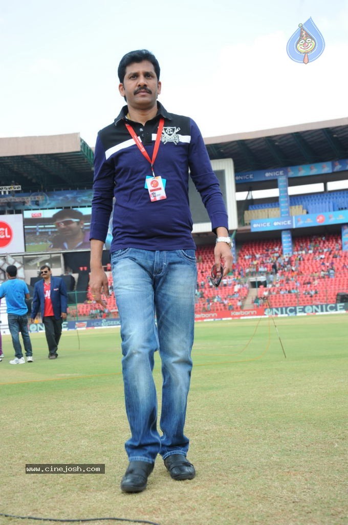 Telugu Warriors VS Bengal Tigers Match - 26 / 141 photos