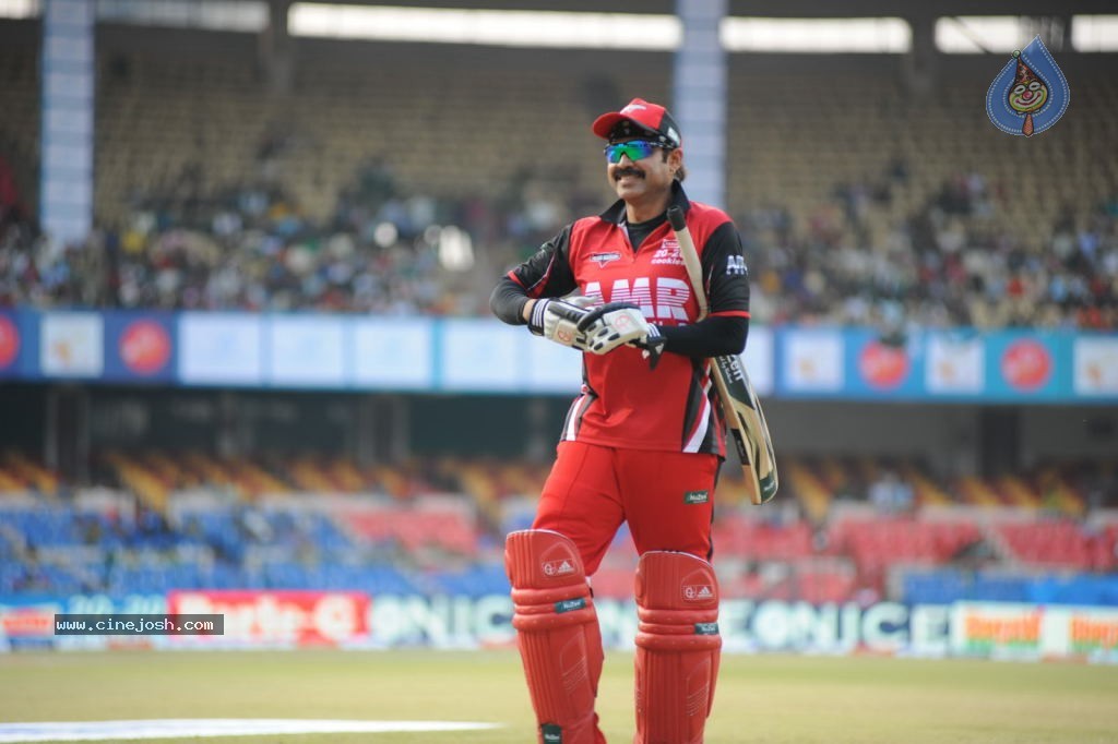 Telugu Warriors VS Bengal Tigers Match - 32 / 141 photos