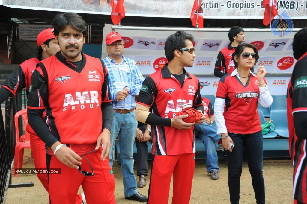 Telugu Warriors VS Bengal Tigers Match - 38 / 141 photos