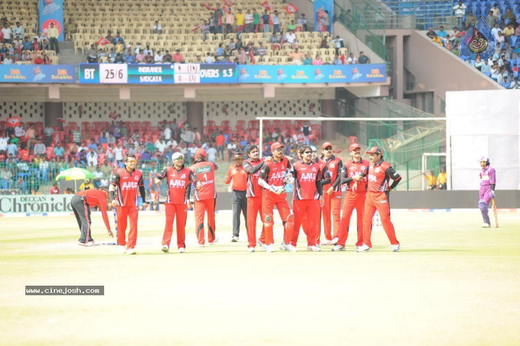Telugu Warriors VS Bengal Tigers Match - 44 / 141 photos