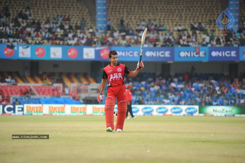 Telugu Warriors VS Bengal Tigers Match - 77 / 141 photos