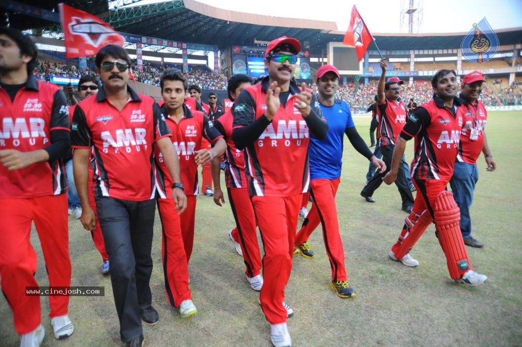 Telugu Warriors VS Bengal Tigers Match - 82 / 141 photos