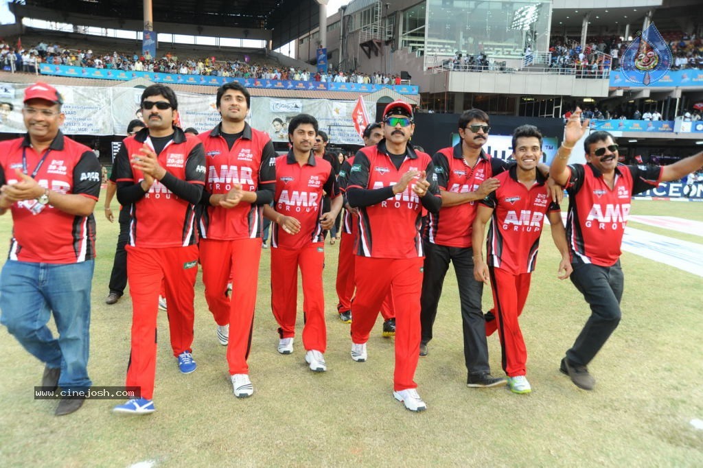 Telugu Warriors VS Bengal Tigers Match - 85 / 141 photos