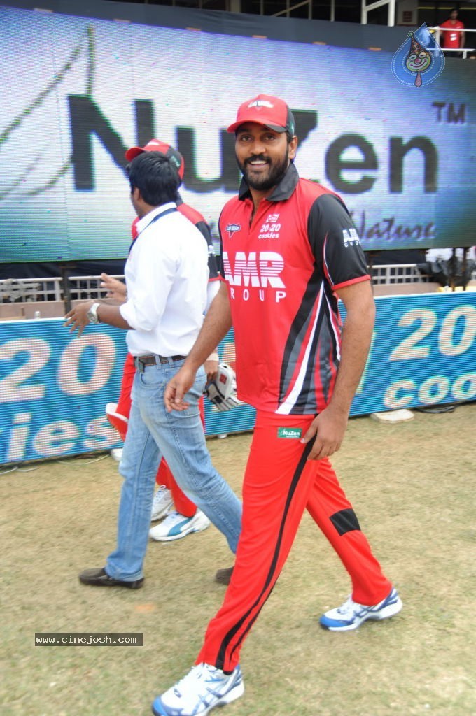 Telugu Warriors VS Bengal Tigers Match - 86 / 141 photos