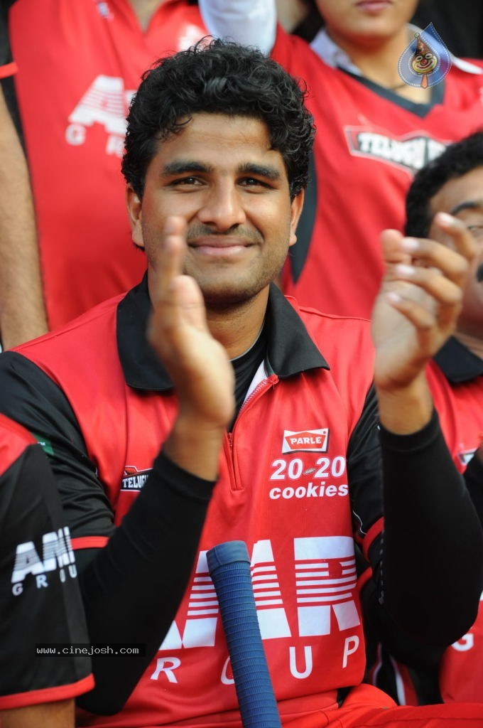 Telugu Warriors VS Bengal Tigers Match - 106 / 141 photos