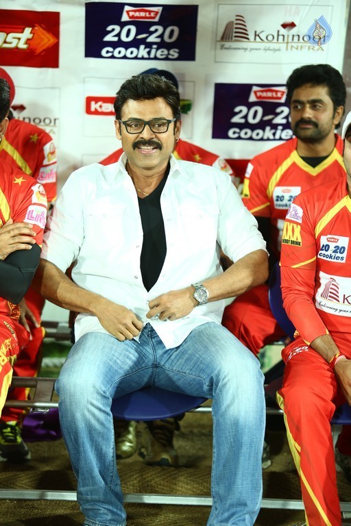 Telugu Warriors Vs Bhojpuri Dabanggs Match - 17 / 41 photos