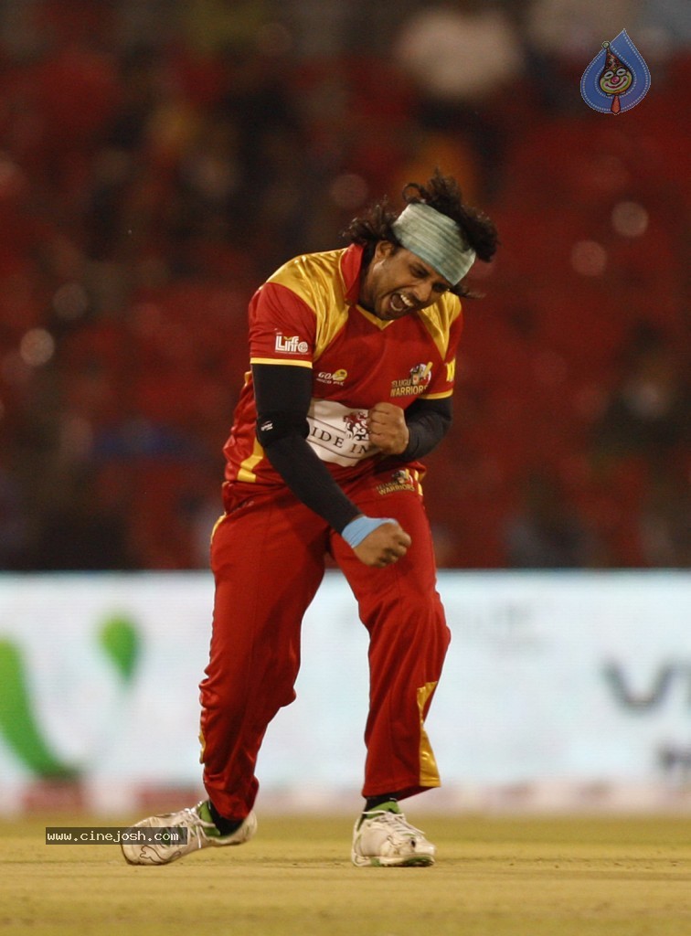 Telugu Warriors Vs Bhojpuri Dabanggs Match Photos - 4 / 77 photos