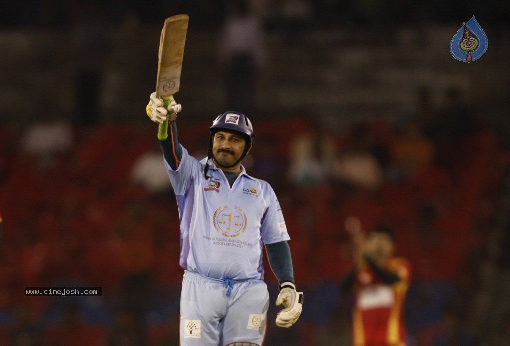 Telugu Warriors Vs Bhojpuri Dabanggs Match Photos - 35 / 77 photos