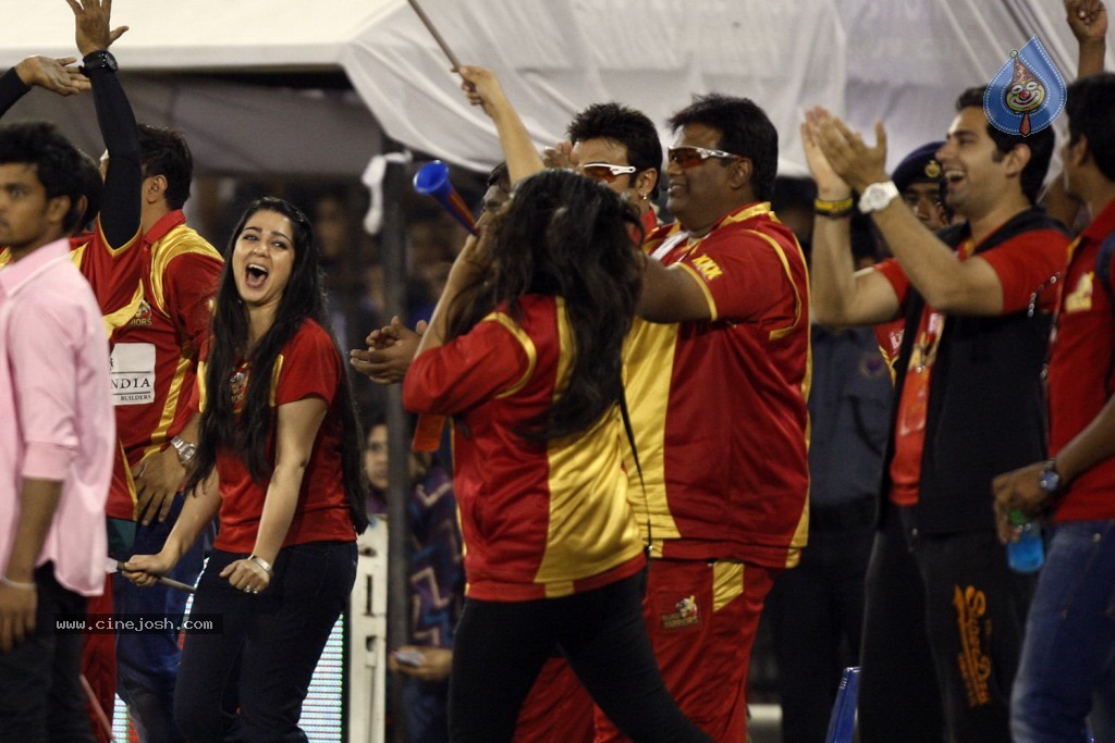 Telugu Warriors Vs Bhojpuri Dabanggs Match Photos - 54 / 77 photos