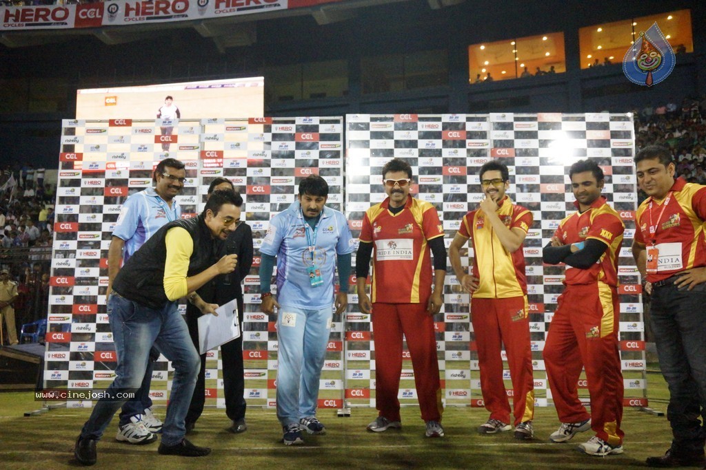 Telugu Warriors Vs Bhojpuri Dabangs Team Photos - 10 / 13 photos