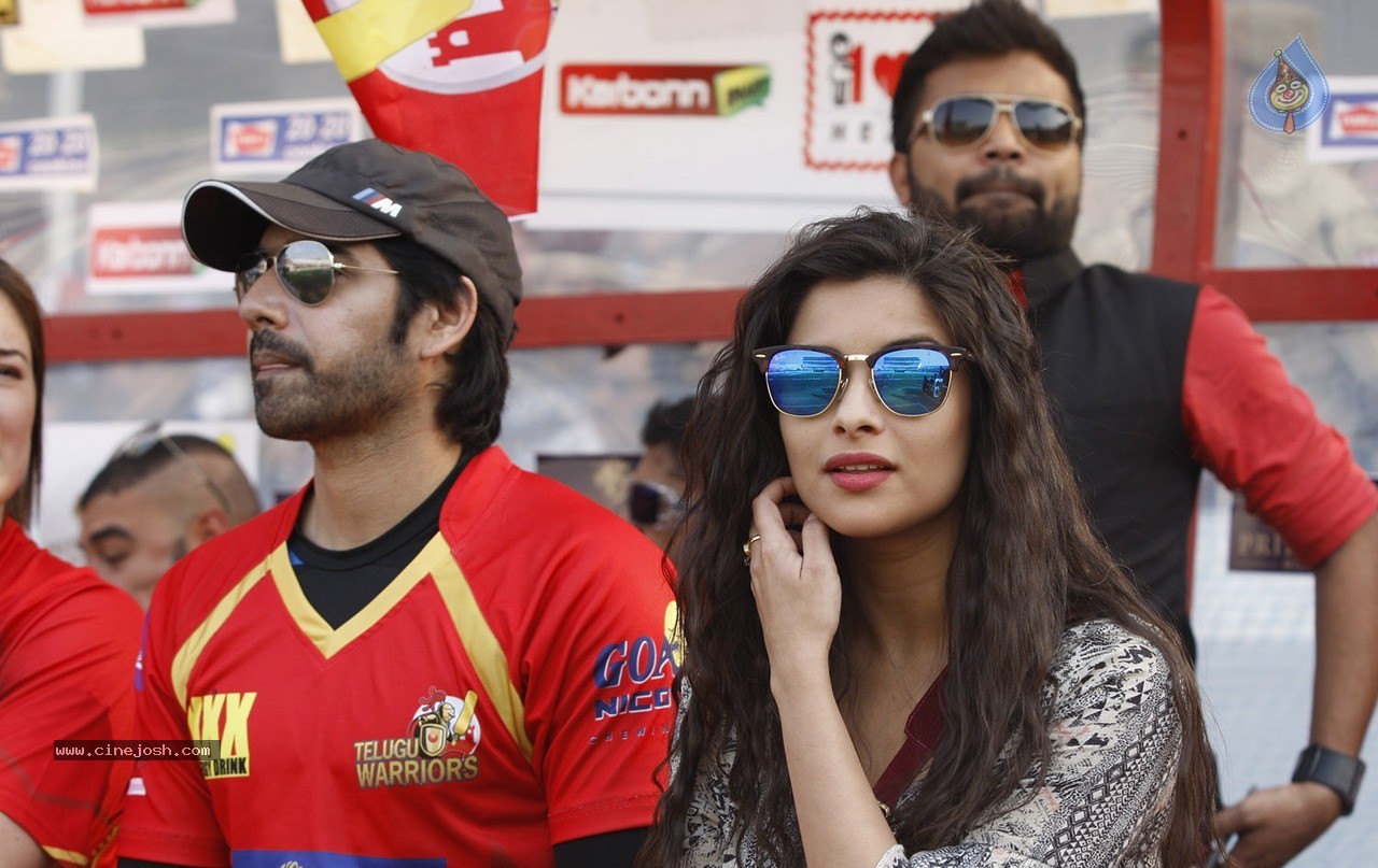 Telugu Warriors vs Chennai Rhinos Final Match Photos - 98 / 120 photos
