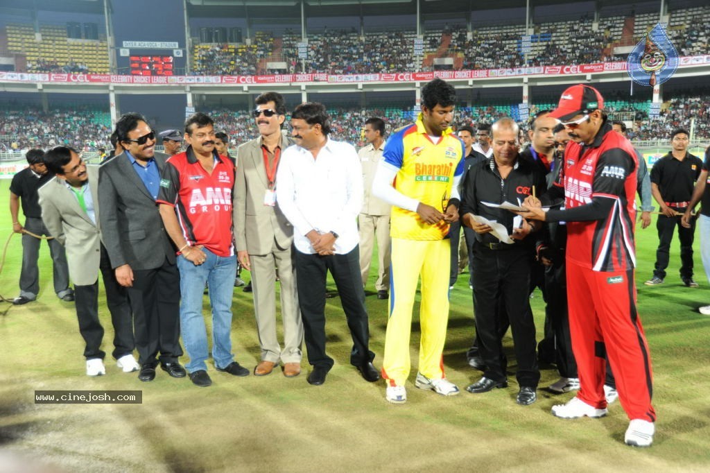 Telugu Warriors VS Chennai Rhinos Match  - 25 / 61 photos