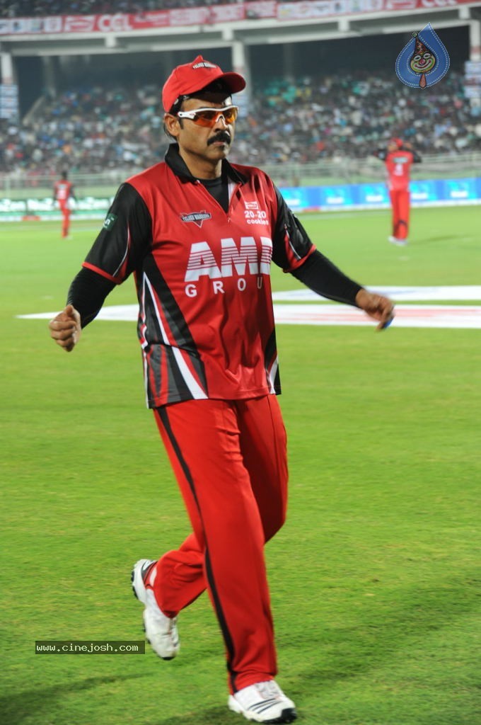 Telugu Warriors VS Chennai Rhinos Match  - 32 / 61 photos