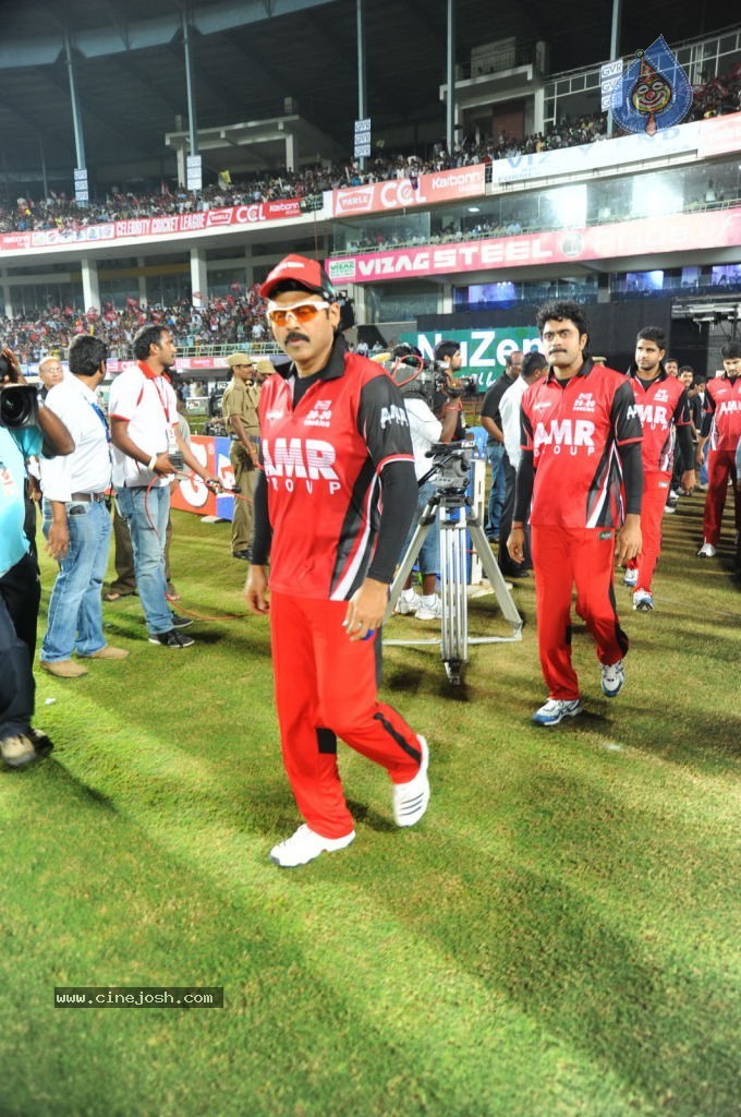 Telugu Warriors VS Chennai Rhinos Match  - 34 / 61 photos